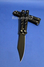 CUTIT. BRICEAG. BUTTERFLY. FLUTURE. FLUTURAS. BALISONG. Stainless Steel. foto