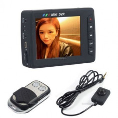 Mini camera tip nasture cu mini DVR si telecomanda foto