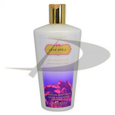 Lotiuni de corp Victorias Secret Love Spell Body Lotion foto