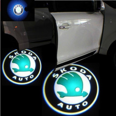 Proiectoare in portiera cu Logo Skoda Octavia 2 Facelift foto