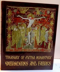 TREASURY OF PUTNA MONASTERY , EMBROIDERIES AND FABRICS , 2016 foto