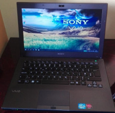 Sony Vaio Intel i5-2.40Ghz,8GB ram,SSD,video AMD Radeon 7400m-13,3inch-iluminata foto