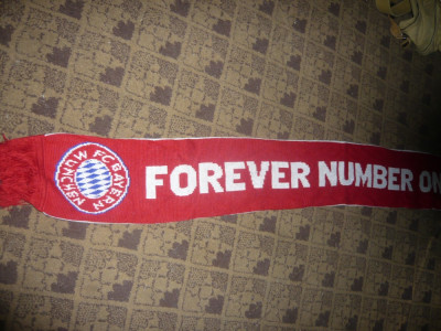 Fular al suporterilor Echipei de Fotbal Bayern Munchen ,deviza: Forever Number 1 foto
