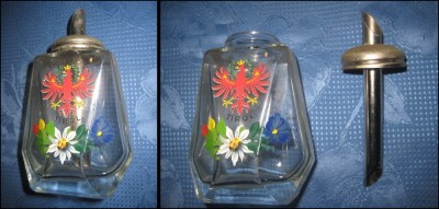 Sticluta Tirol veche vultur bicefal model floral capac metalic in stare buna. foto