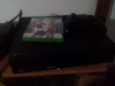 Xbox one 500gb + joc ufc 2 (un singur controler) foto