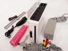 Nintendo Wii modat + Remote Plus + nunchuk + sensor bar + alimentator + cablu tv foto