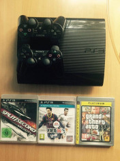 PlayStation 3 Super Slim 500GB 2 controllere + Fifa14, GTA IV, Split Second foto