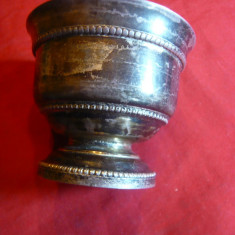 Cupa mica metal argintat , h= 5,5 , d= 6,8 cm