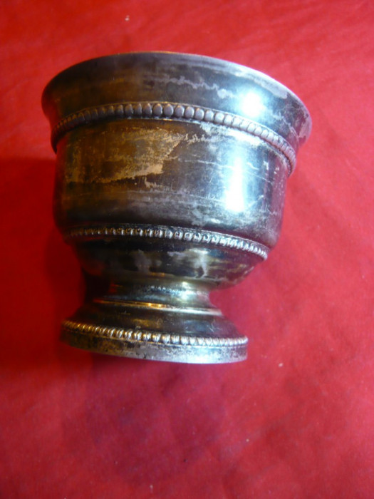 Cupa mica metal argintat , h= 5,5 , d= 6,8 cm
