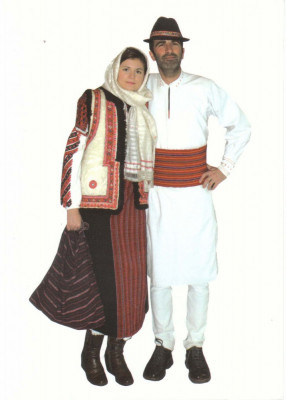 Carte postala Ilustrata Costume traditionale de pe Valea Siretului Mijlociu foto