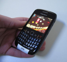 BLACKBERRY 8520 - smartphone cu butoane - tastatura qwerty wireless camera foto foto