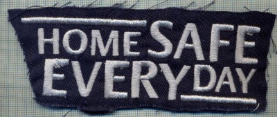 205 -EMBLEMA -HOME SAFE EVERY DAY(SLOGAN FIRMA ASIGURARI) -starea care se vede foto