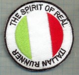 200 -EMBLEMA SPORTIVA - ITALIAN RUNNER-THE SPIRIT OF REAL -starea care se vede