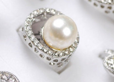 Superb inel 9K GOLD FILLED alb cu perla. Marimea 7 foto