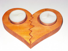 Suport din lemn pentru lumanari, in forma de inima, 2 jumatati, broken heart foto