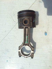 Piston cu biela BMW E46 320d 136 CP foto