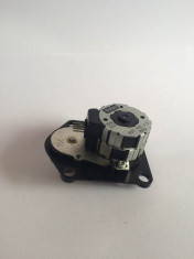 Actuator aer Citroen C5 Peugeot 407 607 Opel 657102JD foto