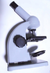 microscop vechi IOR I.O.R. functional este din metal foto
