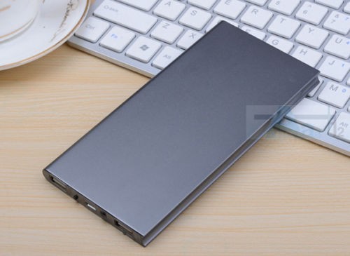 Baterie Externa Slim Power Bank 16000 mah Ultra Subtire Baterie Urgenta C25 foto mare Baterie Externa Slim Power Bank 16000 mah Ultra Subtire Baterie Urgenta C25 foto mare