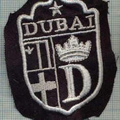 236 -EMBLEMA SPORTIVA ,,DUBAI" - POLO PE IARBA -starea care se vede