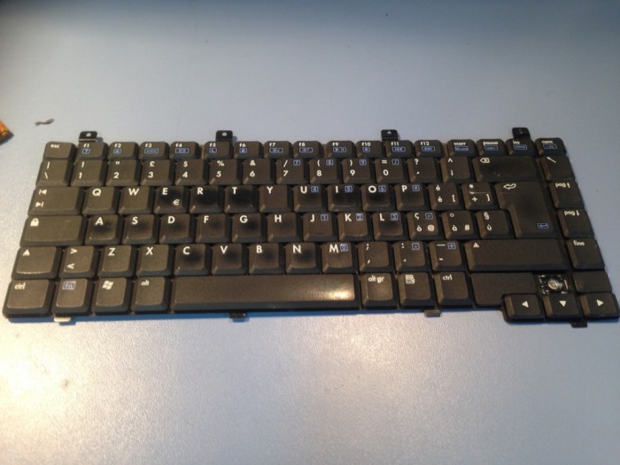 TASTATURA HP zv5000 / ze2000 o tasta defecta