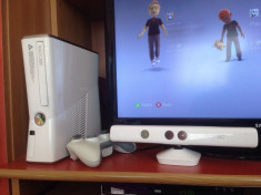 Consola Xbox 360 slim cu Kinect foto