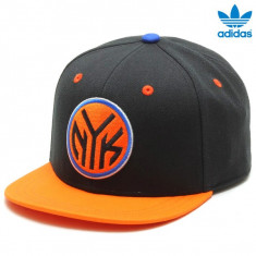 SAPCA ORIGINALA 100% Adidas NBA FITTED NYK PLINA ! -XL- foto