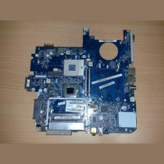 Placa de baza defecta fara chip Acer Aspire 5520 (umblat pe ea)(nu alimenteaza) foto