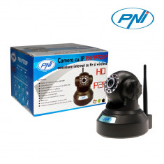 Resigilat - Camera cu IP PNI IP720P cu fir si wireless are capacitate de rotire si comanda de la distanta prin Internet foto