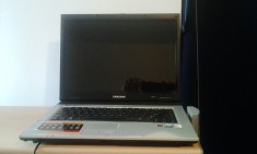 Vand Laptop SAMSUNG R40 plus defect foto