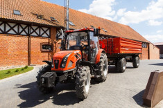 tractor Ursus C380, motor Perkins 75CP, 4x4 foto