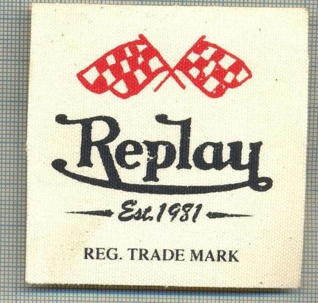 371 -EMBLEMA- REPLAY - BRAND RENUMIT DE IMBRACAMINTE -starea care se vede