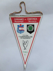 FANION DINAMO BUCURESTI-OMONIA NICOSIA TURUL I C.C.E. 19 SEPT.1984 foto