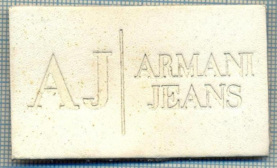 416 -EMBLEMA- ARMANI JEANS - BRAND RENUMIT DE IMBRACAMINTE -starea care se vede foto