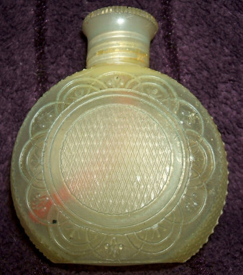 Sticluta 30 ml parfum romanesc cu pulverizator, perioada comunista, Epoca de Aur foto