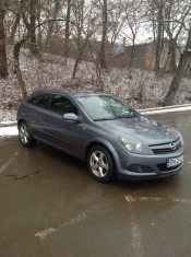 Opel Astra GTC foto
