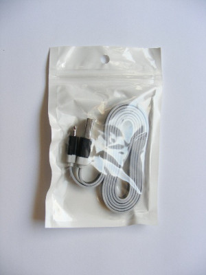 Cablu De Date Rola Apple iPhone 5 / 5S / 6 Negru/Alb foto