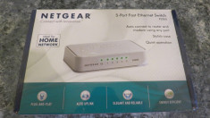 Netgear FS205 switch 5 port-uri lan internet dimensiuni mini 4639 foto