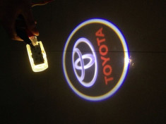 Proiector laser cu logo/marca pentru iluminat sub usa TOYOTA foto