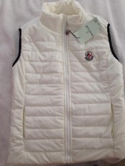 Vesta Moncler Dama foto