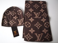 LOUIS VUITTON set Caciula +Fular UNISEX (sapca fes esarfa) ST11 foto