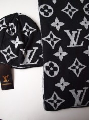 LOUIS VUITTON set Caciula +Fular UNISEX (sapca fes esarfa) ST12 foto