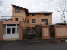Casa p+1+m utilata in Bucuresti - Piata Rahova - Muntii Carpati foto
