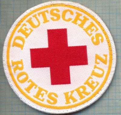 30 - EMBLEMA CRUCEA ROSIE -ROTES KREUZ- GERMANIA -MILITARA? -starea care se vede foto