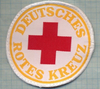 26 - EMBLEMA CRUCEA ROSIE -ROTES KREUZ- GERMANIA -MILITARA? -starea care se vede foto