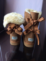 Ugg dama- Bailey bow- 100% imblanite foto