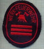 64 - EMBLEMA MANECA - POMPIERI -GERMANIA- WERK-FEUERWEHR -starea care se vede