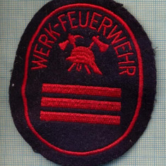 64 - EMBLEMA MANECA - POMPIERI -GERMANIA- WERK-FEUERWEHR -starea care se vede