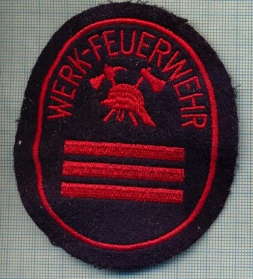 64 - EMBLEMA MANECA - POMPIERI -GERMANIA- WERK-FEUERWEHR -starea care se vede foto