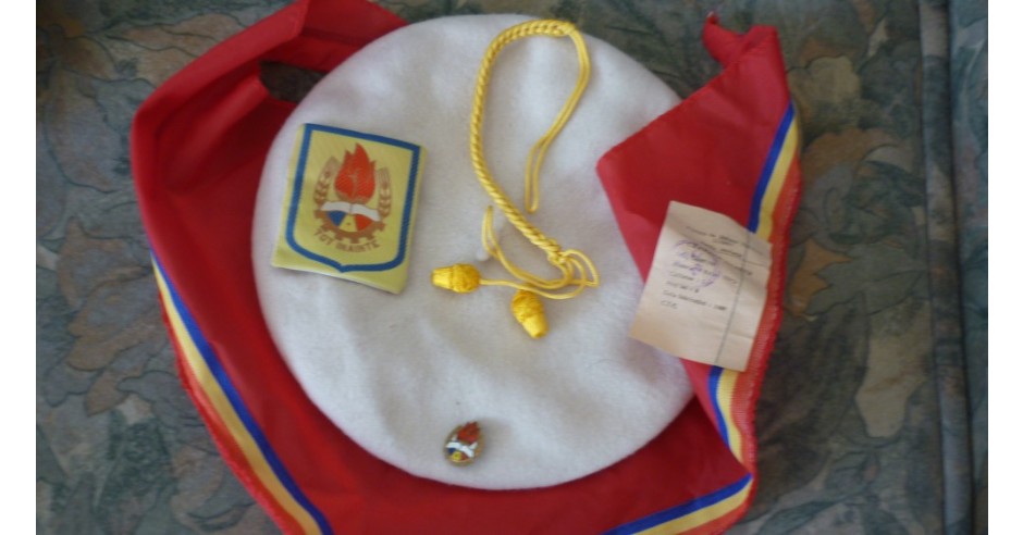 Cravata Eghileti Insigna Basca Si Snur Uniforma Pionier Arhiva 